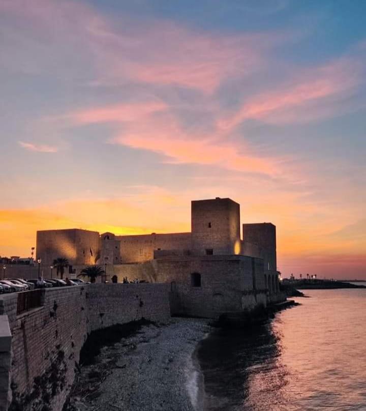 Ferienwohnung Le Rondini Trani Exterior foto