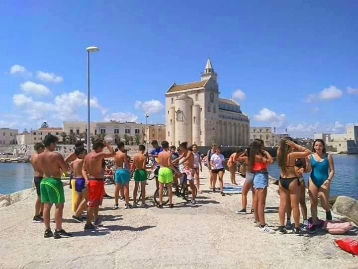 Ferienwohnung Le Rondini Trani Exterior foto