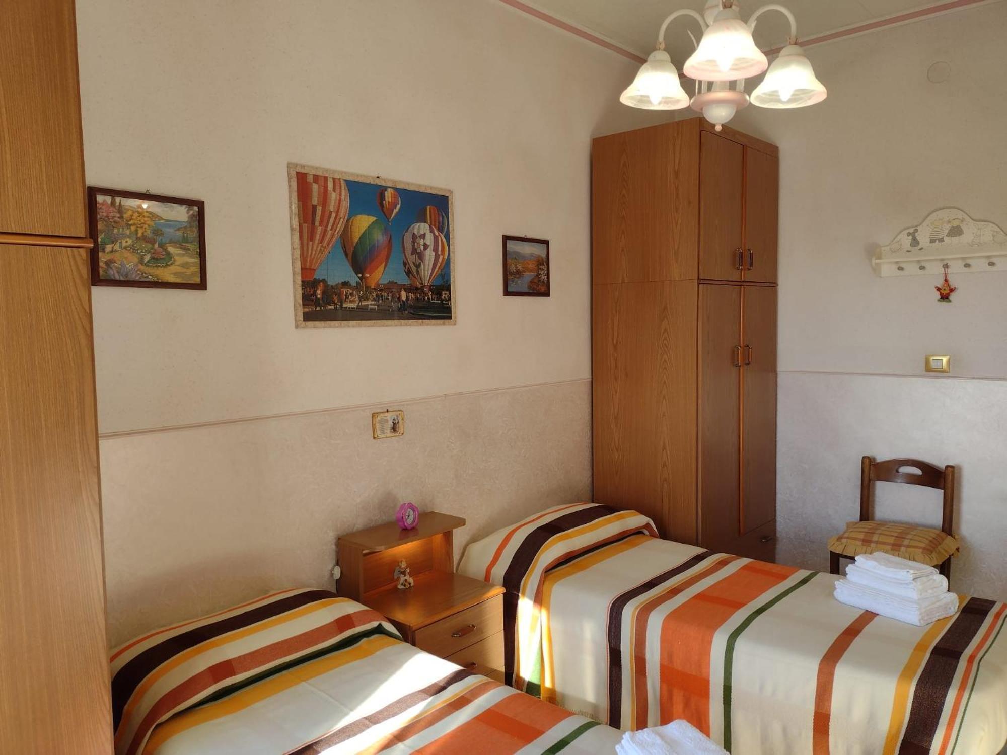 Ferienwohnung Le Rondini Trani Exterior foto